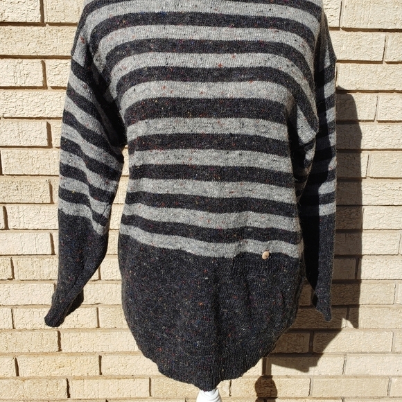 Vintage Sweater Small Gray Stripes Acrylic Wool Retro Funky Streetwear - Picture 5 of 6